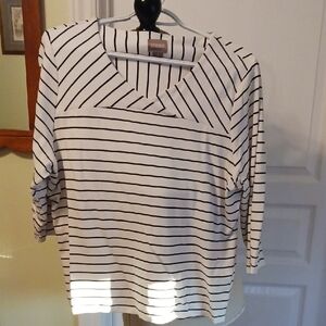 Chico's 3/4 Sleeve V-Neck Black and White Striped Women's Top Size 3